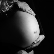 babybauch-fotograf-berlin-schwangerschaft-fotografie-geschenk-gutschein-babyfotograf-newborn_152.jpg